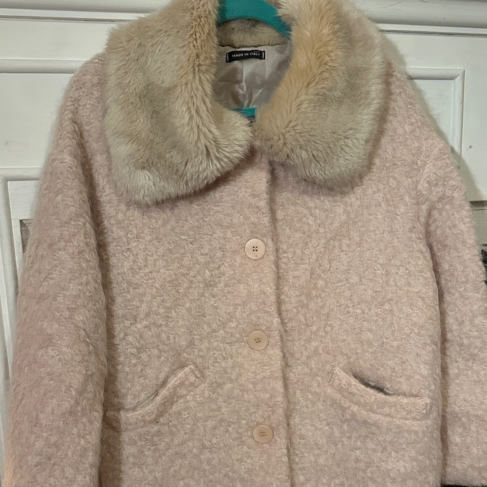 Elegant Cream Teddy Jacket with Faux Fur Collar soft pink pretty